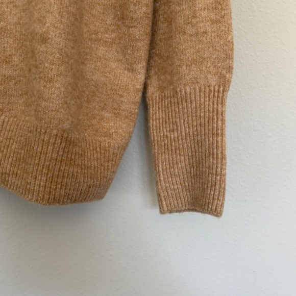 Vince Camuto Sweater - Picture 11 of 11